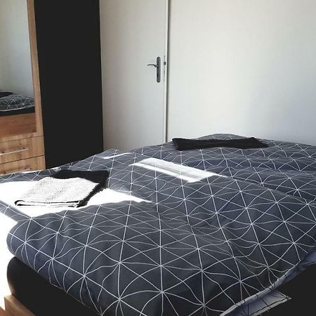 Apartment Mdk Sokolov Bagian luar foto